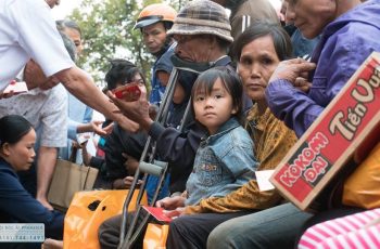 Những phần quà Tết yêu thương được trao tận tay bà con nghèo